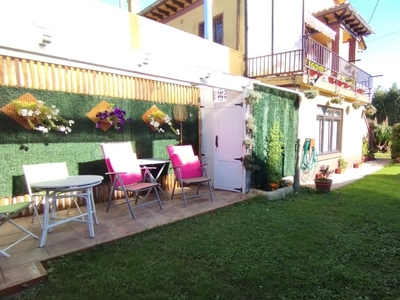 Alquiler de casa con terraza en Venta las Ranas (Villaviciosa), Venta las Ranas
