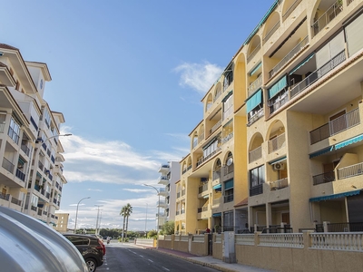 Apartamento en venta en Los Europeos, Torrevieja, Alicante