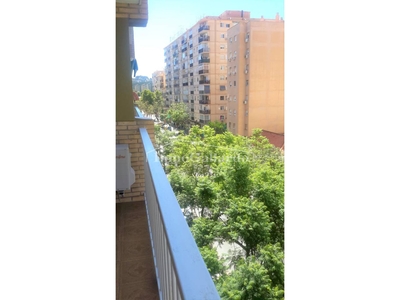 Venta de piso con terraza en El Candado (Málaga)