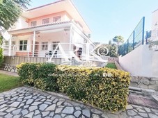 Casa en venta en Avenida Urbanizacion Monte Pino