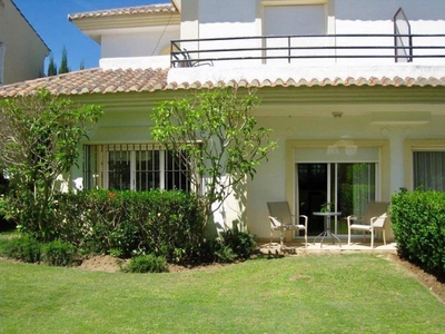 Alquiler Casa adosada San Roque. Con terraza 250 m²