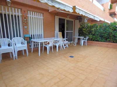 Alquiler Piso Alboraia - Alboraya. Piso de tres habitaciones en Avenida Mare Nostrum. Con terraza