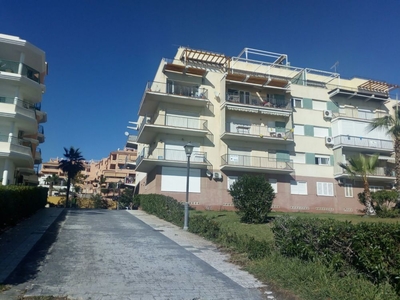 Piso en venta en Torrox-costa de 90 m²