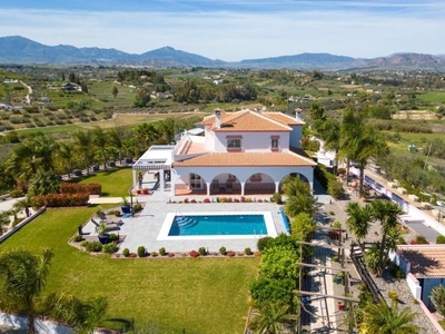 Casa con terreno en Alhaurín el Grande