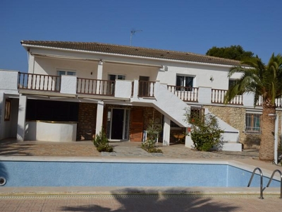 Chalet en venta en La Zenia, Orihuela